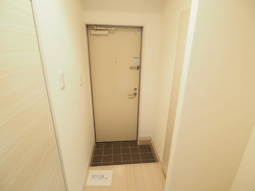 玄関　築浅でとてもきれいなお部屋です★