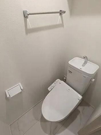 トイレ　※別部屋の参考写真です。