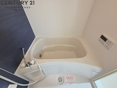 バス・シャワールーム　浴室乾燥機付き・追い焚き機能付き♪