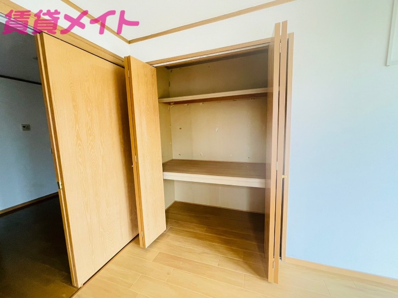収納　同型参考写真