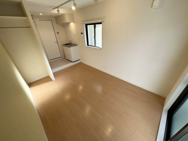 居室・リビング　２面採光の明るいお部屋です。