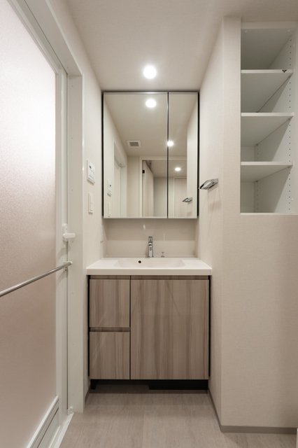 洗面設備　※写真は同タイプ住戸です。