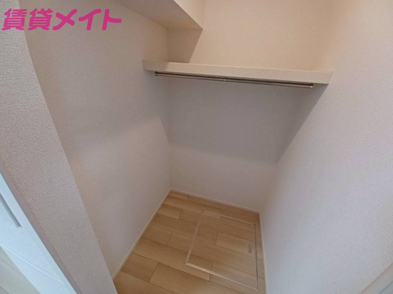 収納　同型参考写真