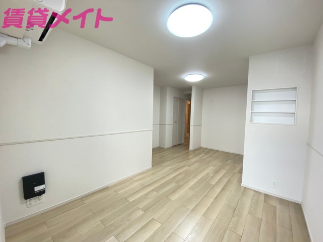 居室・リビング　同型参考写真