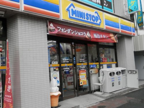 コンビニ　ミニストップ大島１丁目店（コンビニ）まで140m