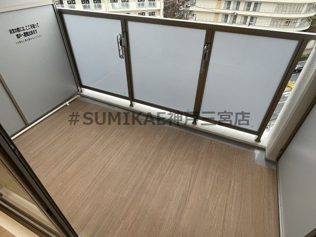 バルコニー　お洗濯にも便利なバルコニー付き