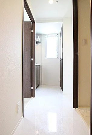 玄関　別部屋の画像を使用しております。