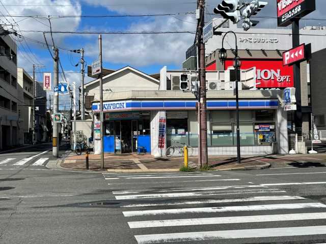 コンビニ　ローソン（コンビニ）まで109m