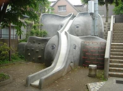 公園　あかぎ児童遊園（公園）まで590m