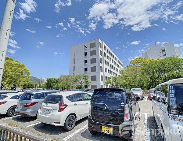 病院　愛媛大学医学部附属病院（病院）まで737m
