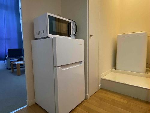 その他設備　※同タイプ部屋の写真となります（冷蔵庫・レンジ・洗濯機）