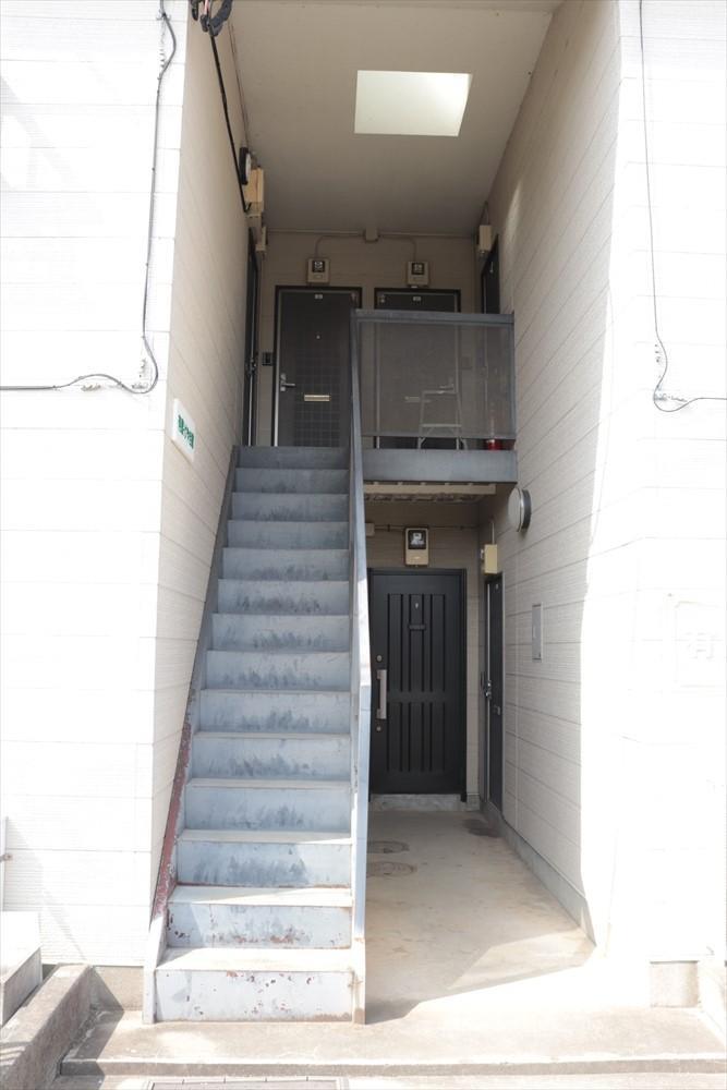 建物外観　階段