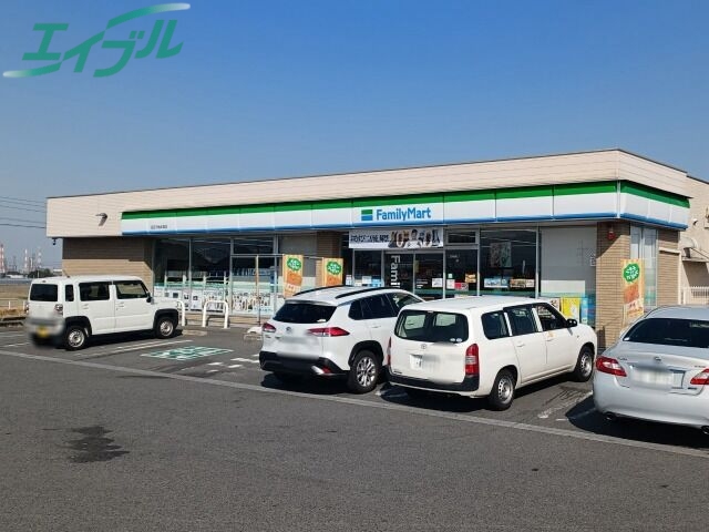 コンビニ　ファミリーマート四日市楠本郷店（コンビニ）まで1352m