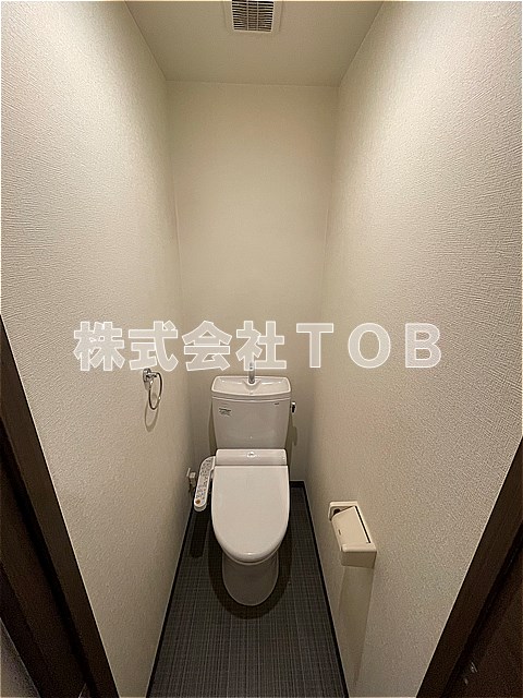トイレ　※クリーニング中の写真※