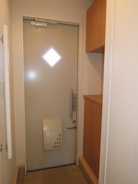 玄関　イメージ写真（他部屋の写真です）