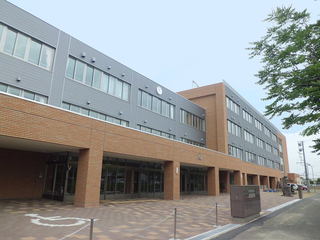 小学校　札幌市立屯田小学校（小学校）まで1052m