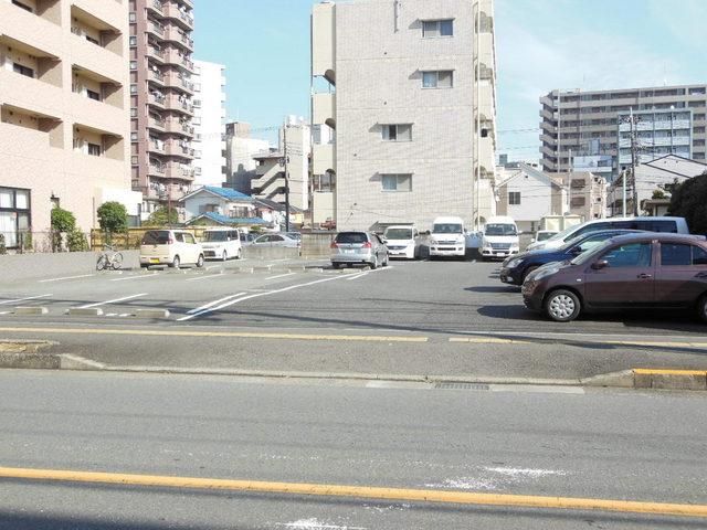 駐車場　★敷地内に駐車場もございます★