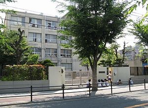 中学校　大阪市立東淀中学校，（中学校）まで70m