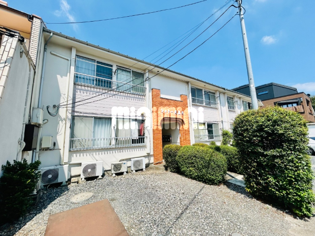 建物外観　全室東南向きで日当たり良好です。