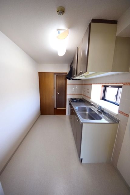 キッチン　同物件別部屋写真