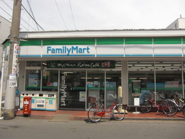 コンビニ　ファミリーマート（コンビニ）まで160m