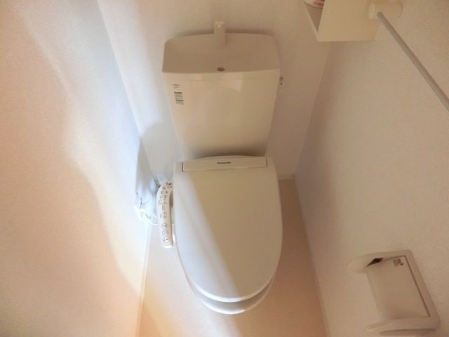 トイレ　温水洗浄便座もございます。