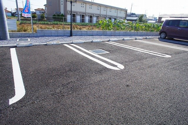 駐車場　車をお持ちの方に嬉しい駐車場付きの物件です