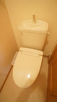 トイレ　清潔感のあるトイレです