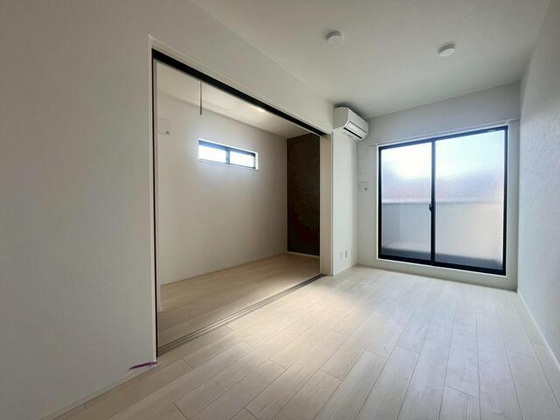 居室・リビング　※別部屋の写真です