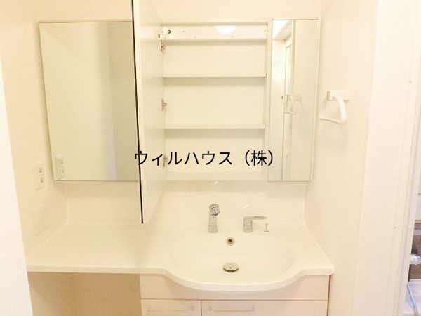 洗面設備　洗面台も大きくて素敵です！
