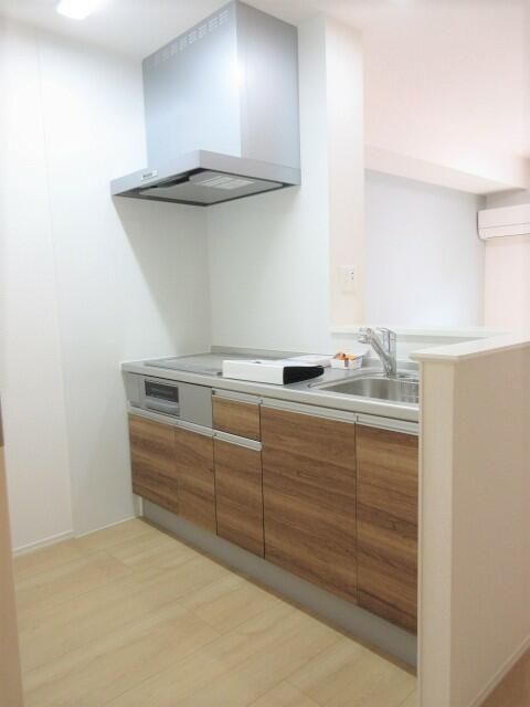 キッチン　写真は別の部屋のものです。