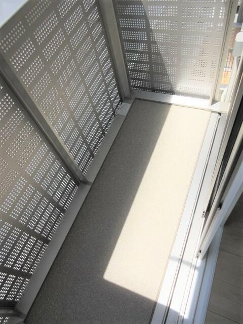 バルコニー　写真は別の部屋のものです。