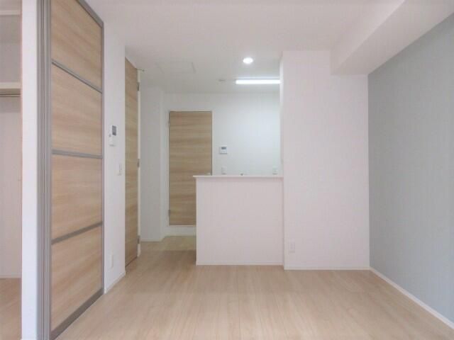 居室・リビング　写真は別の部屋のものです。
