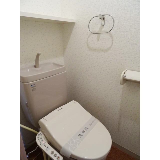 トイレ　ウォシュレット付き
