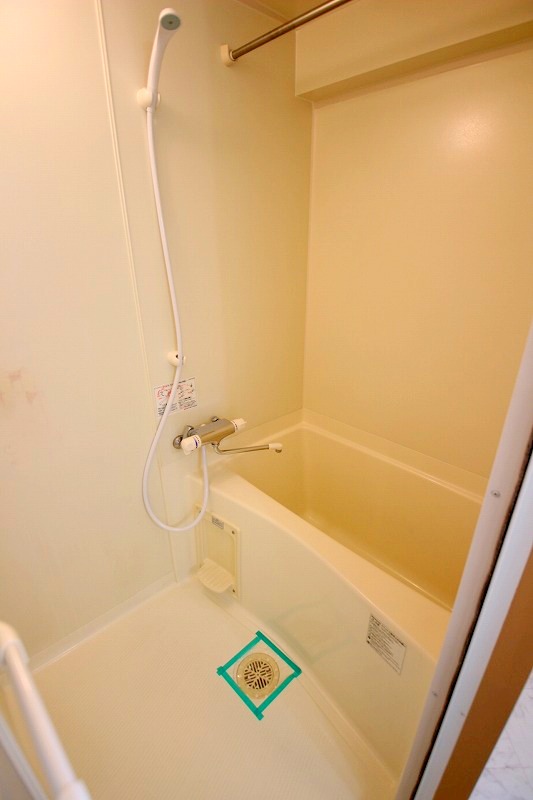 バス・シャワールーム　写真は反転タイプのお部屋です。