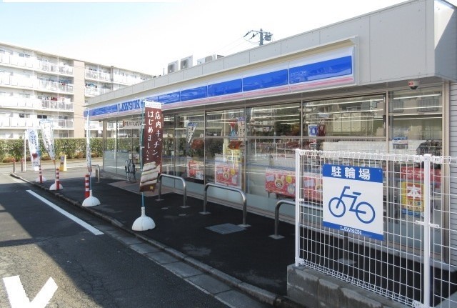 コンビニ　ローソン上鶴間本町５丁目店（コンビニ）まで350m