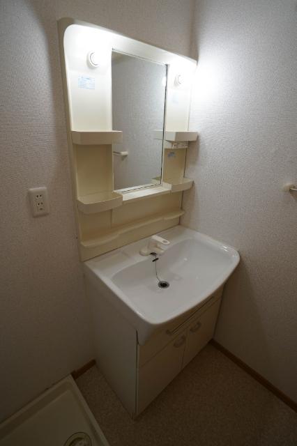 洗面設備　同じ建物の別の部屋