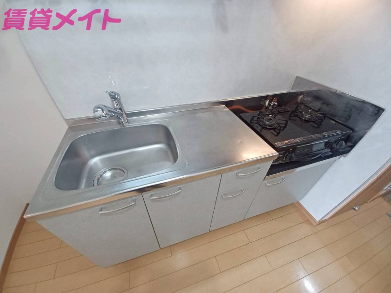 キッチン　別部屋参考写真です