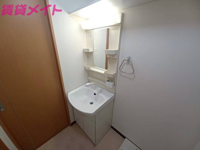 洗面設備　別部屋参考写真です