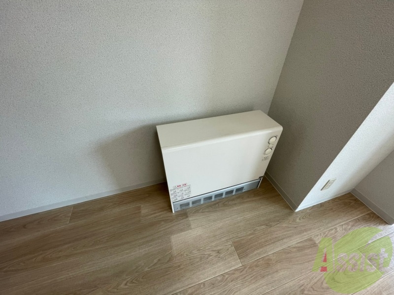 その他設備　電気暖房です。冬場の寒い日でも安心ですね～