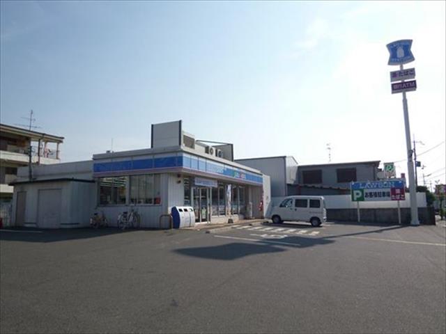 コンビニ　ローソン（コンビニ）まで700m