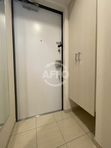 玄関　アドバンス大阪シック　玄関