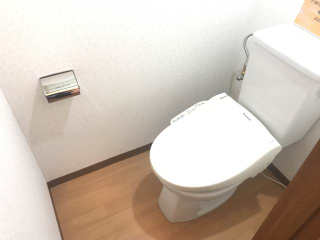 トイレ　温水洗浄便座