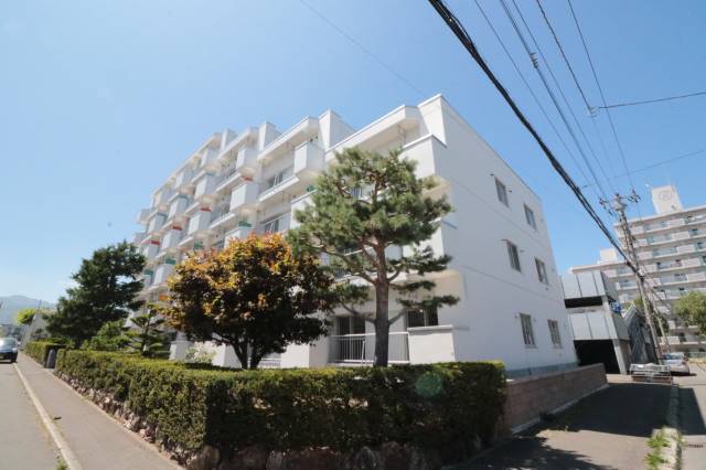 建物外観　日当たりバッチリなマンション♪