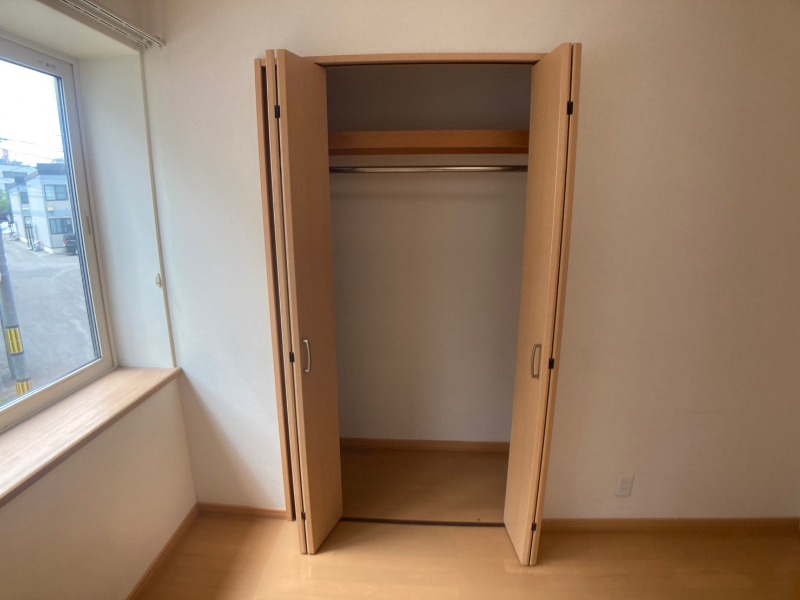 収納　寝室の収納です。部屋がすっきり片付きます。
