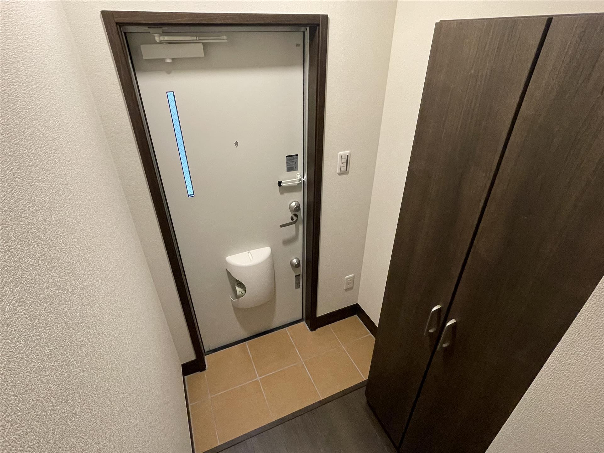 玄関　トール型シューズボックスでたくさん靴がしまうことができます。