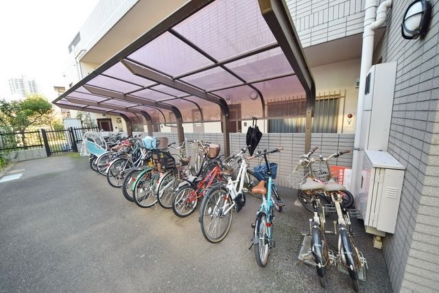 その他共有部分　屋根付き駐輪場