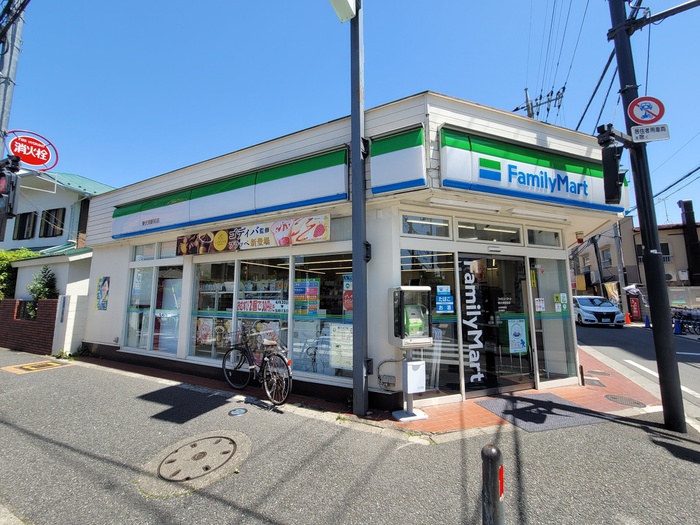 コンビニ　ファミリーマート　東伏見駅前店（コンビニ）まで107m
