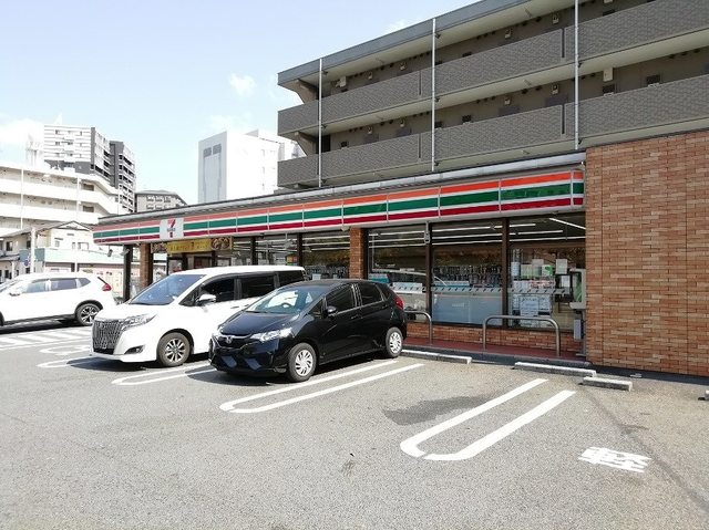 コンビニ　セブンイレブン 八幡筒井町店（コンビニ）まで412m