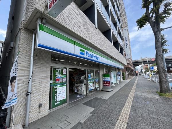 コンビニ　ファミリーマート（コンビニ）まで17m